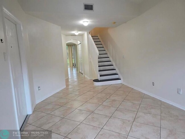 Building Photo - 4929 Windward Way