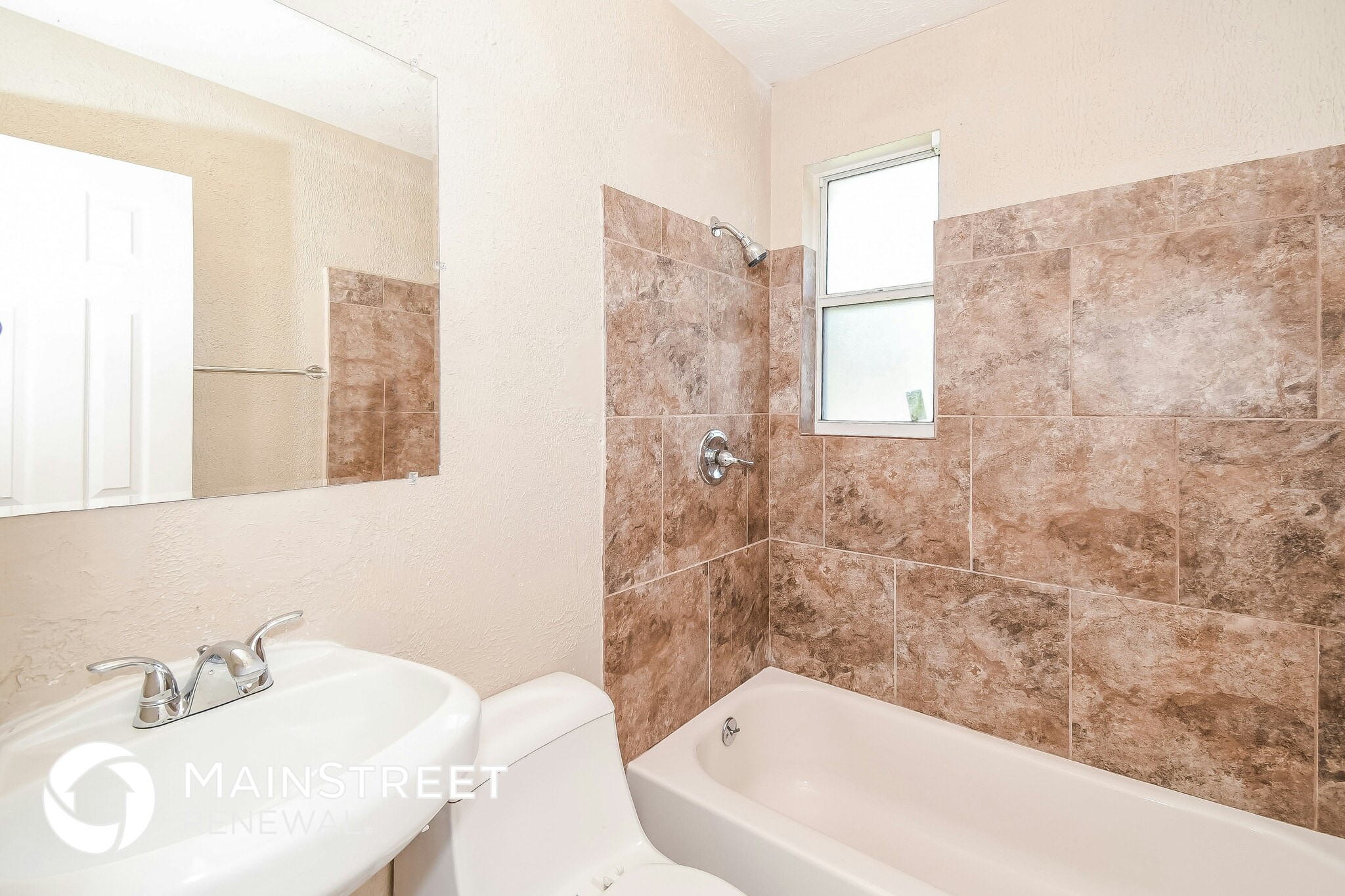 Building Photo - 6430 Lucente Dr