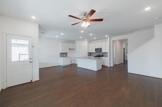 Building Photo - 31319 Horseshoe Meadow Bend Ln