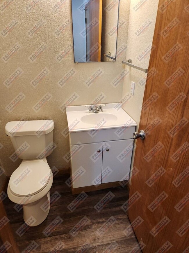 Building Photo - Townhome for Rent