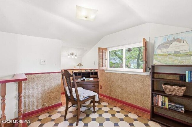 Building Photo - 144 Crestwood Ave