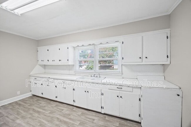 Building Photo - 103 Culp St