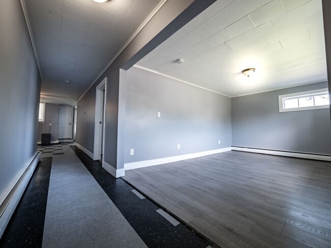 Building Photo - Charming 3-Bedroom Apartment in Midtown Ki...