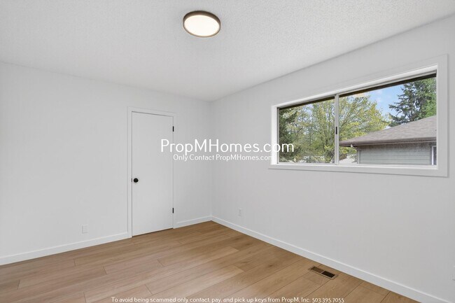Building Photo - Updated Second-Story Two Bedroom Home In Beaverton!