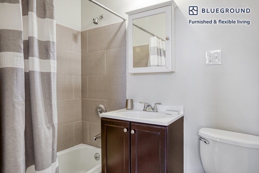 Building Photo - 538 East Broadway-SI FL1-ID473