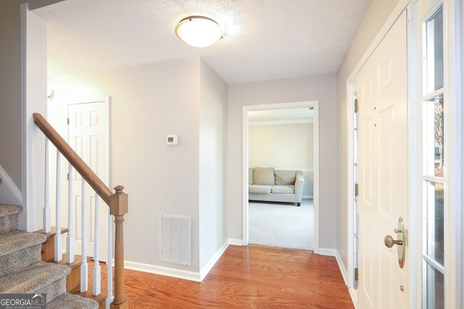 Building Photo - 801 Agate Edge