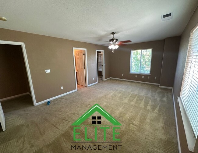 Building Photo - Spacious 6-Bedroom Home with Two Master Su...