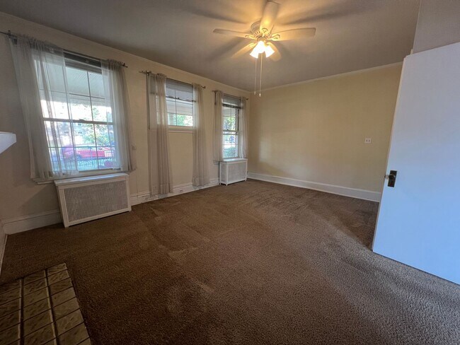 Building Photo - 1724 Wightman St