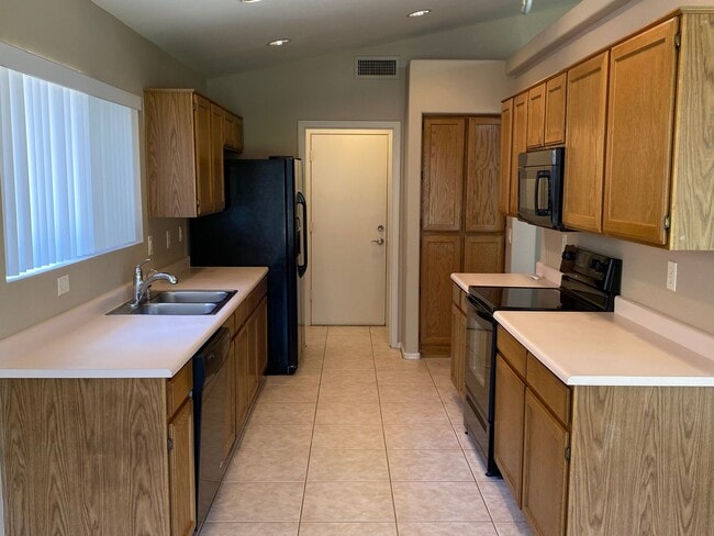 Building Photo - Chandler Single Story House - 3 Bedroom | 2 Bath Rental