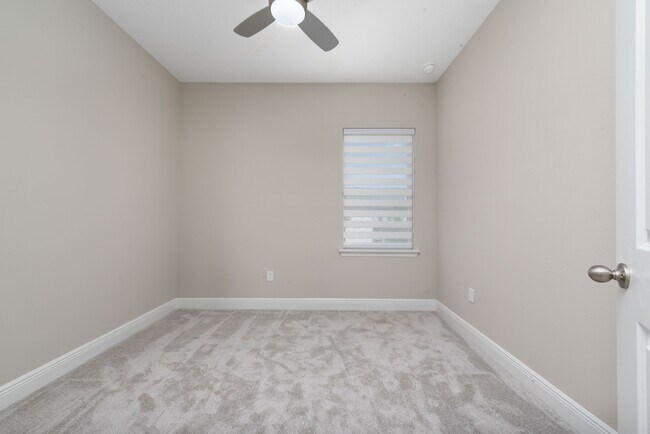 Building Photo - 6541 Rover Wy