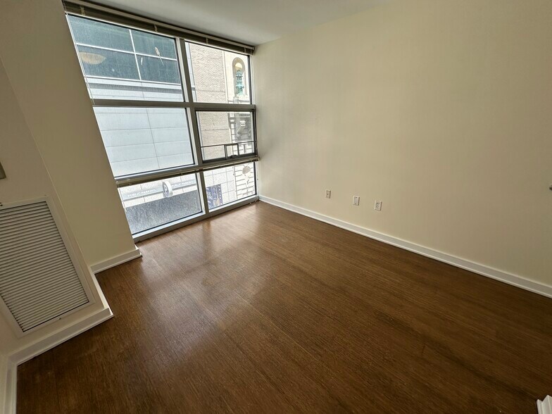 Building Photo - 5 Boylston Pl