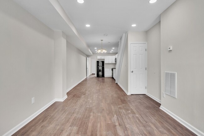 Building Photo - 1126 Sargeant St