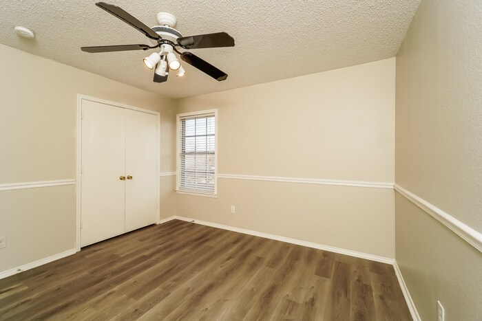 Building Photo - 8003 Mosstree Dr