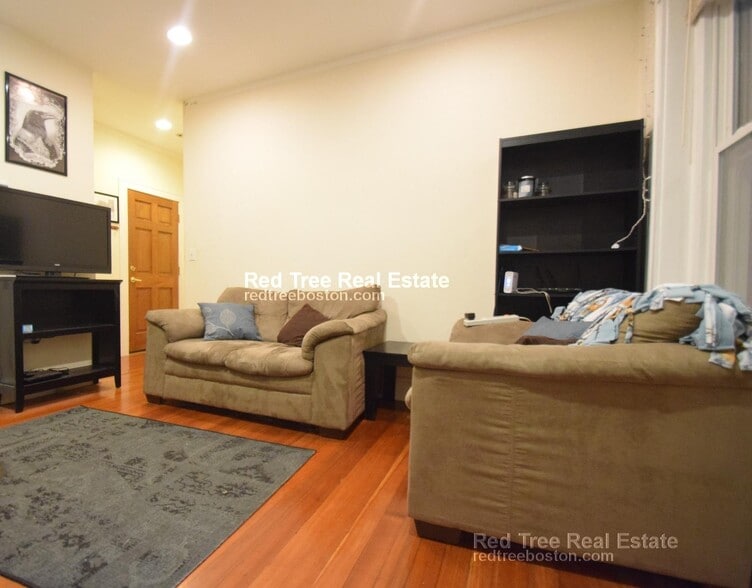 Building Photo - 195 Winthrop Rd