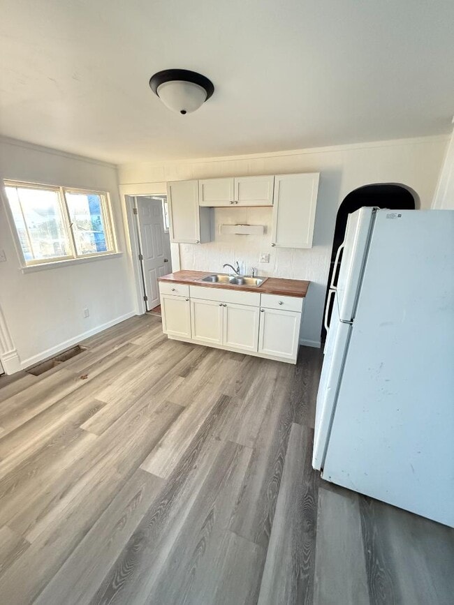 Building Photo - 1604 Mary St