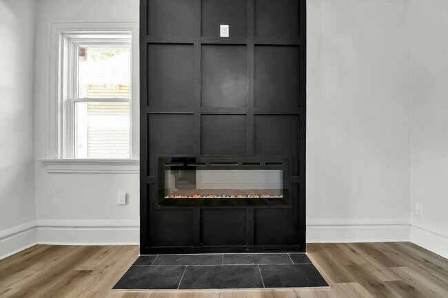 Building Photo - 1202-1204 Franklin Ave