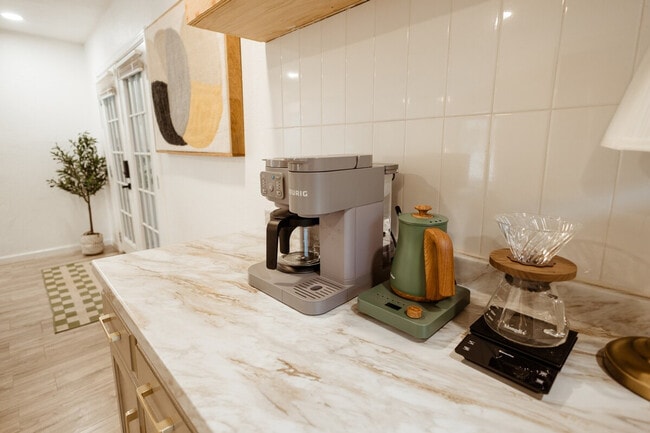 Building Photo - 1824 N 12th St