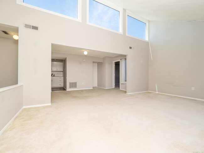 Building Photo - 1 Raspberry Ln