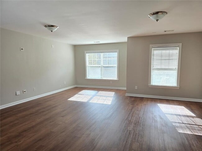 Building Photo - 3845 Dalwood Dr