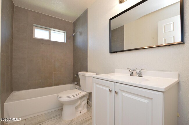Building Photo - 6044 N 21st Ave