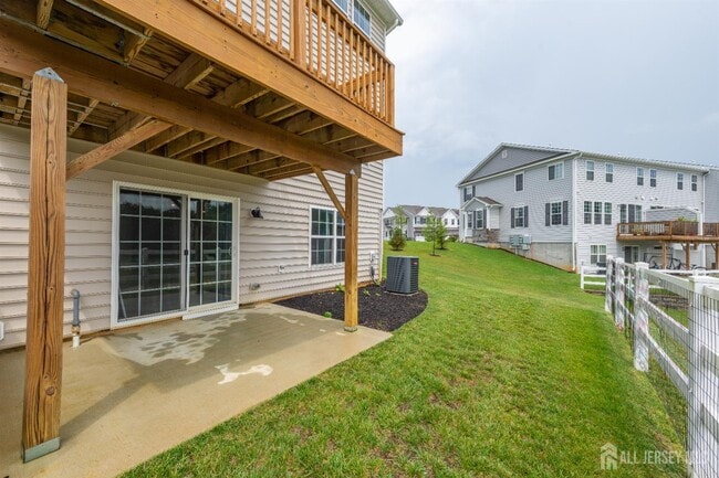 Building Photo - 601 Charleston Dr