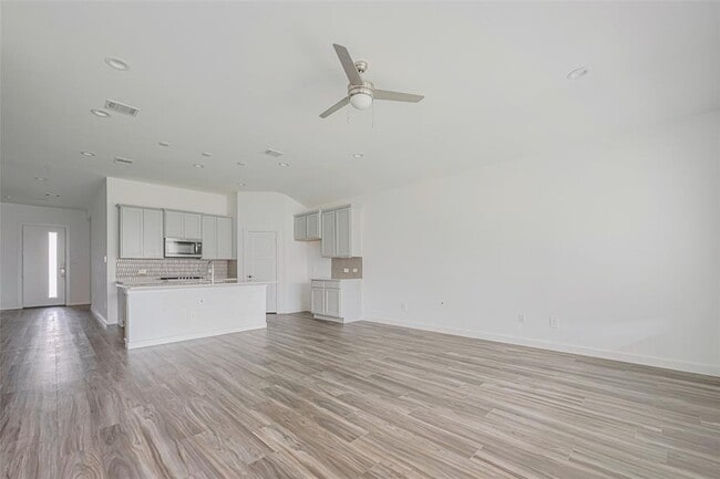 Building Photo - 133 Aurora Spgs Dr