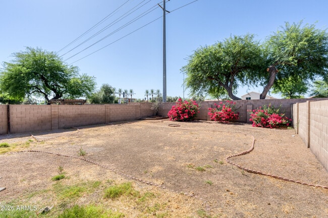 Building Photo - 3321 W Gary Dr