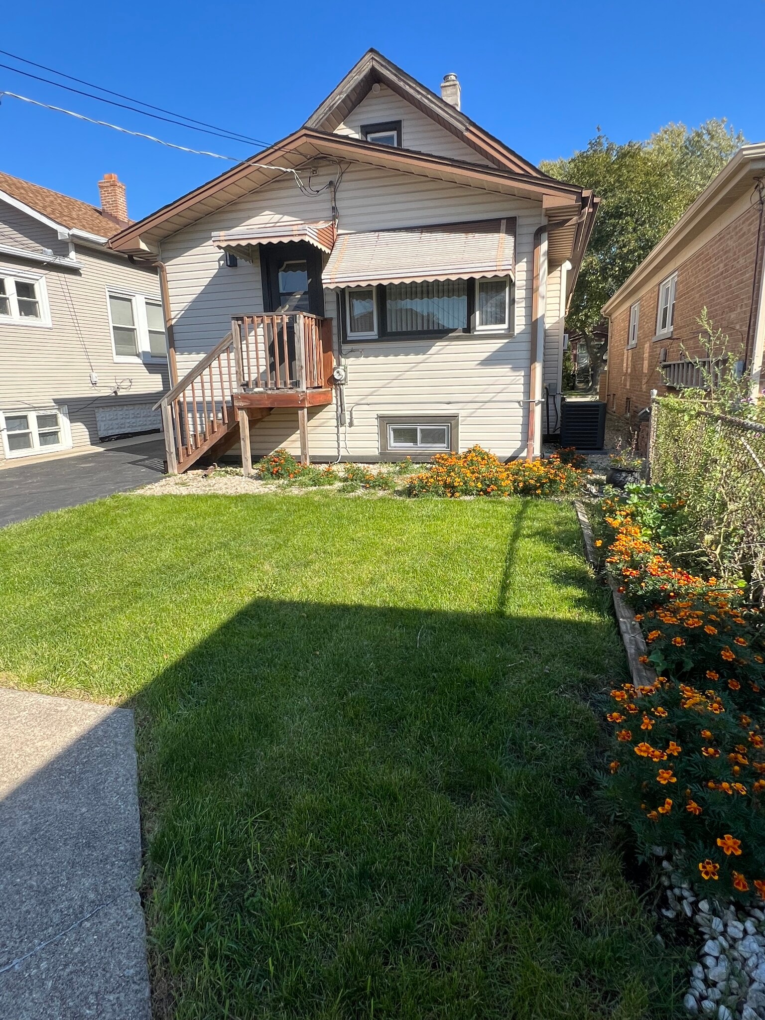 Backyard (shared) - 5524 N Mont Clare Ave