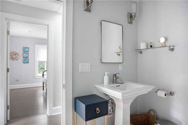 Building Photo - 96 3rd St