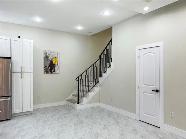 Building Photo - 4429 Sterling St