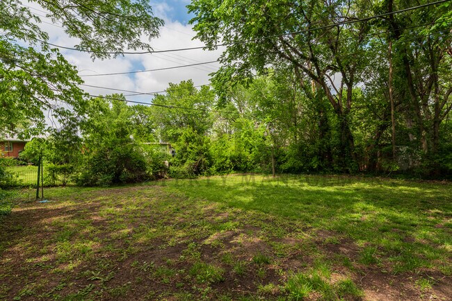 Building Photo - 6114 E Rockwood Rd