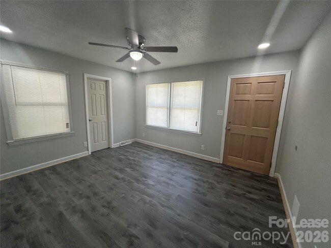 Building Photo - 5006 Myers Rd