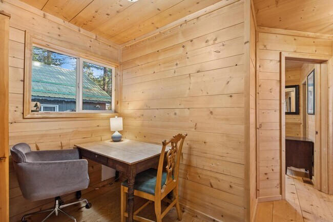 Building Photo - Whitefish Home with Great Lake Views