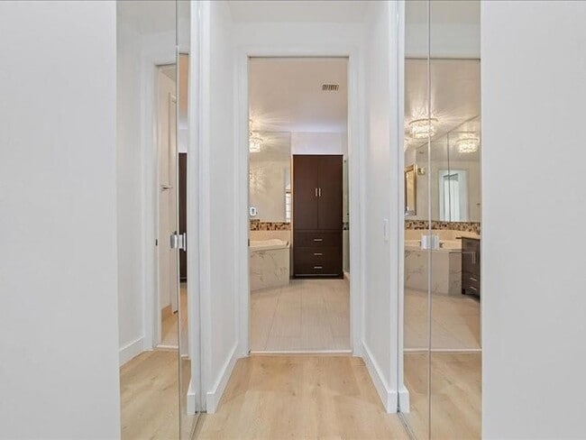 Building Photo - 2798 Center Ct Dr