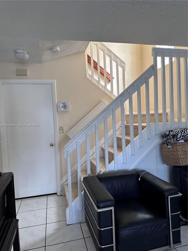 Building Photo - 16215 SW 139th Ct