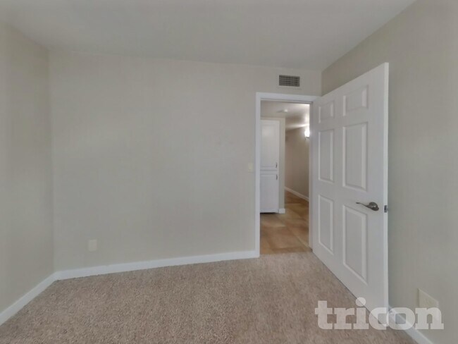 Building Photo - 8434 S 19th St