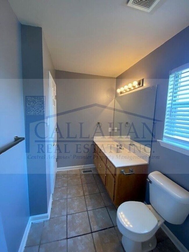 Building Photo - Sherwood 2 Bedroom Townhome