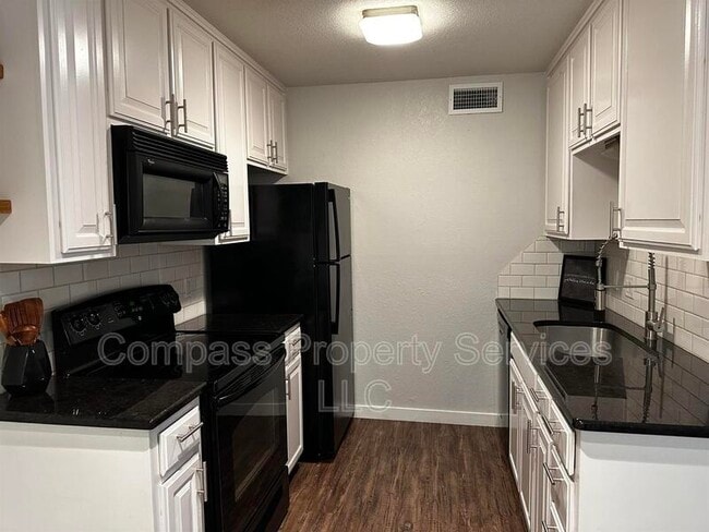 Building Photo - 1421 S 12th St