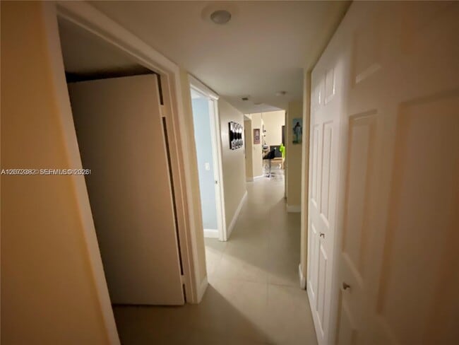 Building Photo - 8806 SW 130th Ct