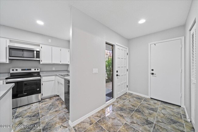 Building Photo - 1251 Beachside Ln