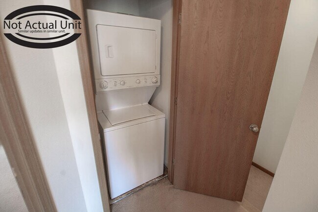 Building Photo - 1615 Citadel Dr