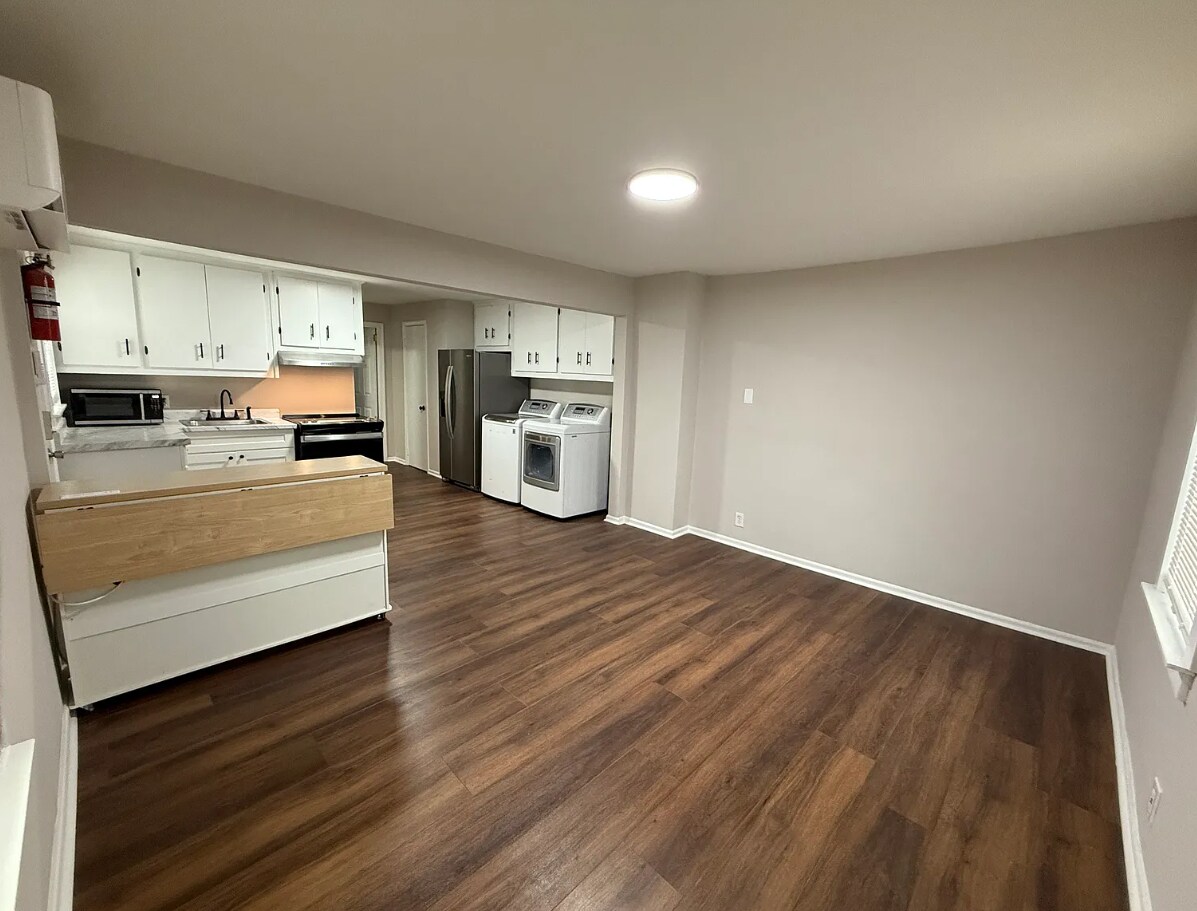 Building Photo - 20 Burgess Ave