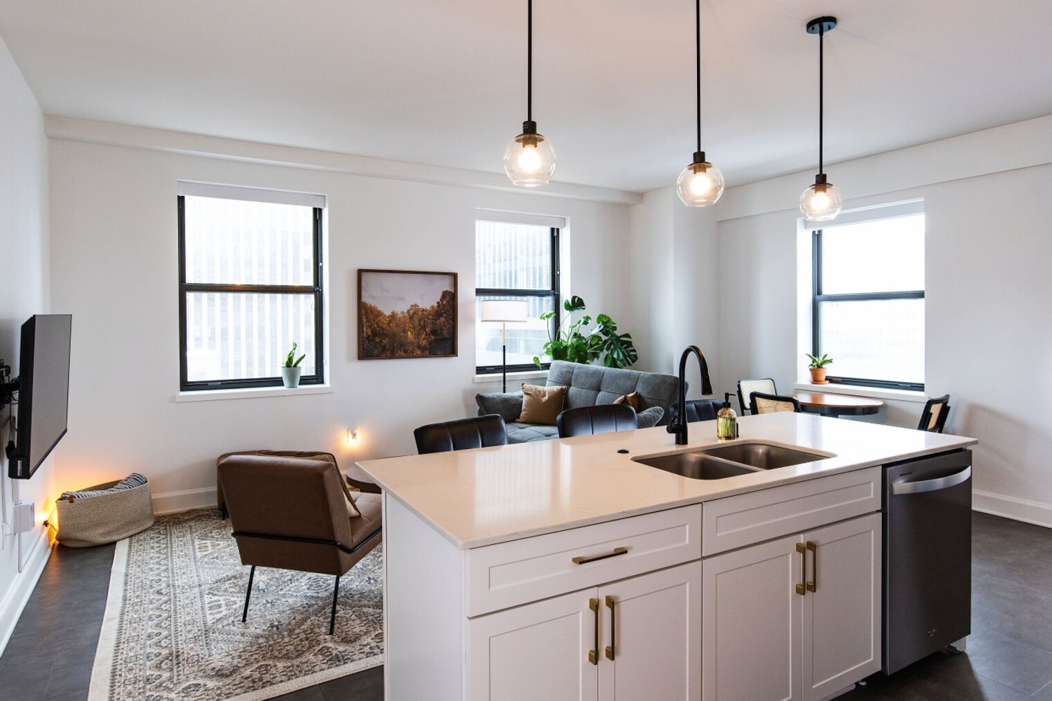 Building Photo - 758 North Broadway-SI ID1379067P