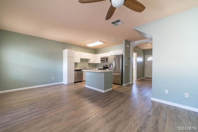 Building Photo - CENTRAL AC 2 bedrooms, 2.5 bath with the 3...