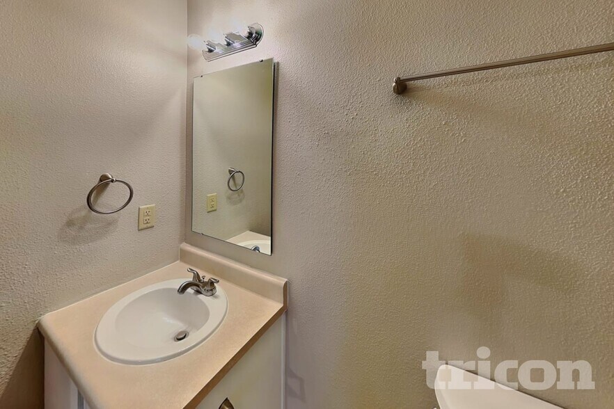Building Photo - 7629 Mansfield Way