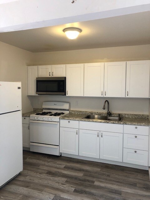 Kitchen upgraded - 131 Montecito Ave