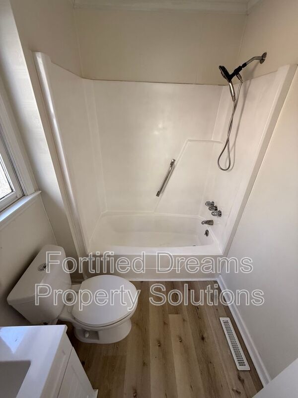 Building Photo - 176 Coble Cir