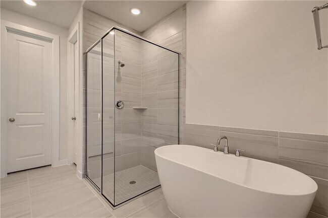 Building Photo - 4504 Post Loop