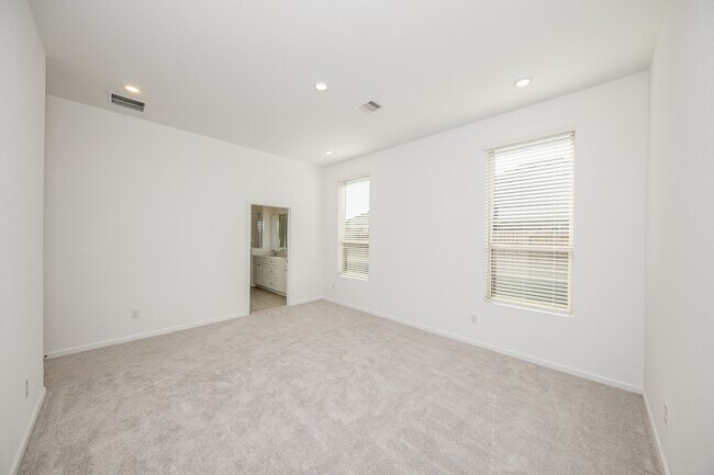 Building Photo - 27035 Flower Isle Ln