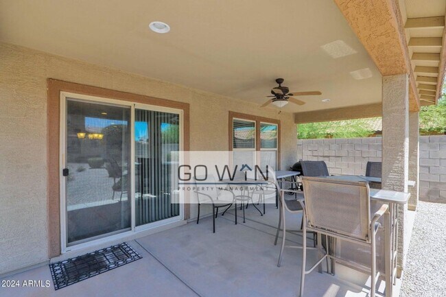 Building Photo - 4 Bed/ 2.5 bath - Beautiful Single Family ...